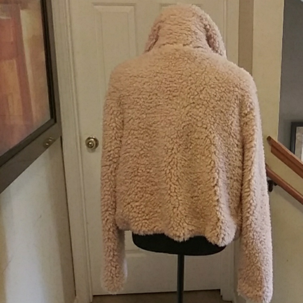 Fluffy Jacket - Picture 2 of 4